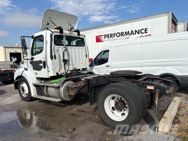 Freightliner M2 112 Vetopöytäautot