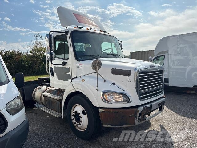 Freightliner M2 112 Vetopöytäautot