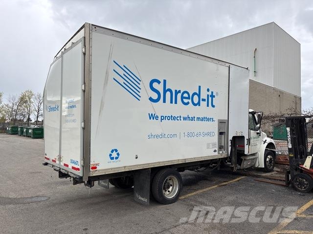 Freightliner M2106 Skapbiler