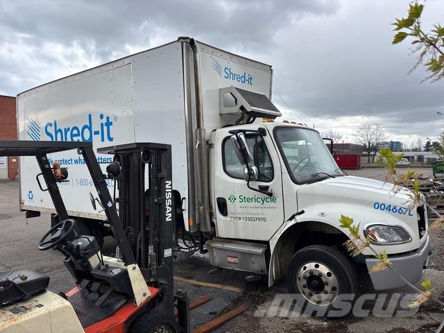 Freightliner M2106 Skapbiler