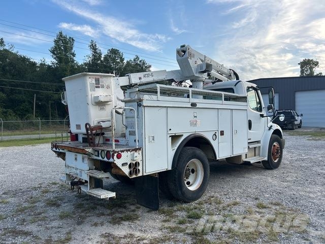 Freightliner M2106 Lastbilmonterede lifte