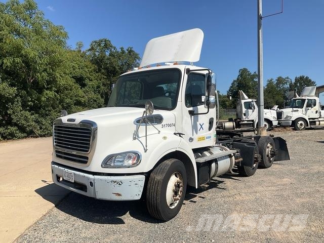Freightliner M2112 Sattelzugmaschinen