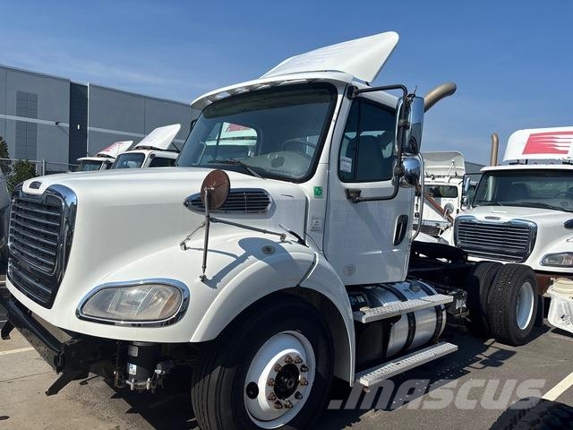 Freightliner M2112 Sadulveokid