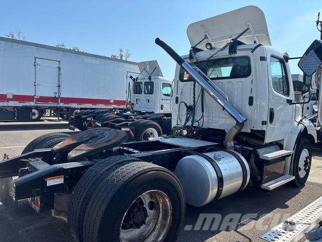 Freightliner M2112 Sadulveokid