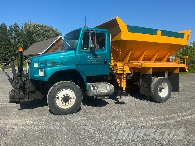 Freightliner mcv حراثات ونصول الجليد