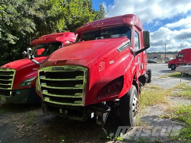 Freightliner PT126SLP Camiones tractor