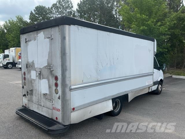 Freightliner Sprinter 3500 Kapali kasa kamyonlar