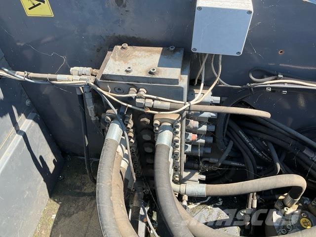 Fuchs MHL335 Stroje pre manipuláciu s odpadom