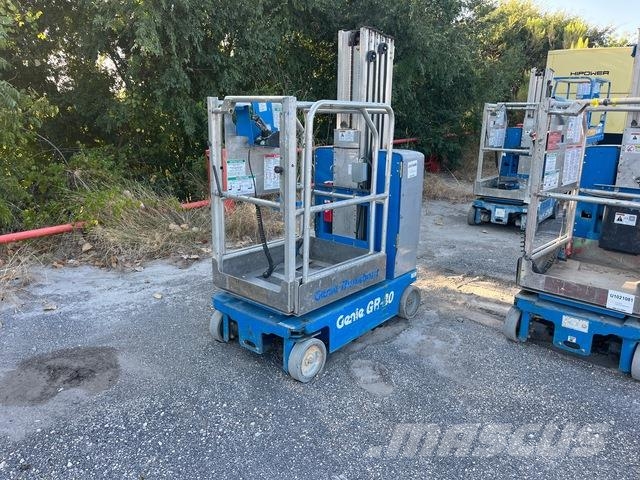 Genie GR-20 Plataformas de Mastro Vertical