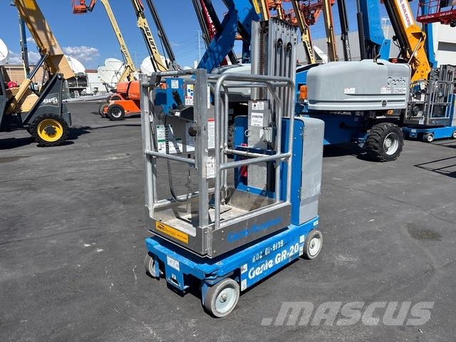Genie GR-20 رافعات السارية الرأسية