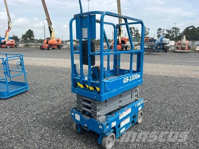 Genie GS-1330M シザースリフト