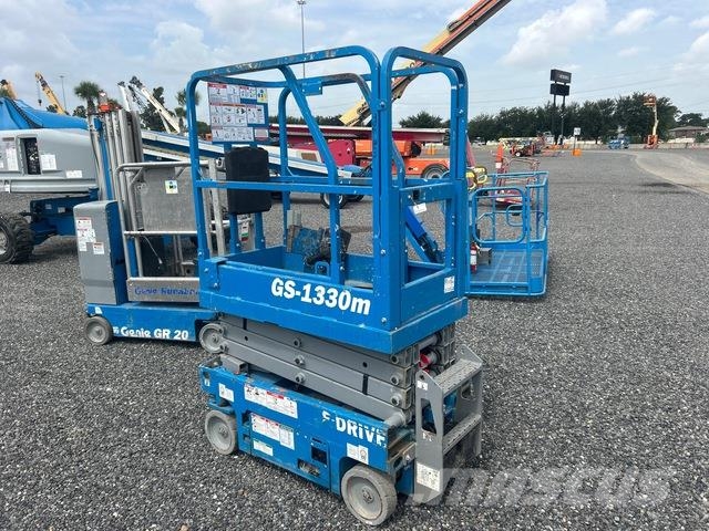 Genie GS-1330M シザースリフト