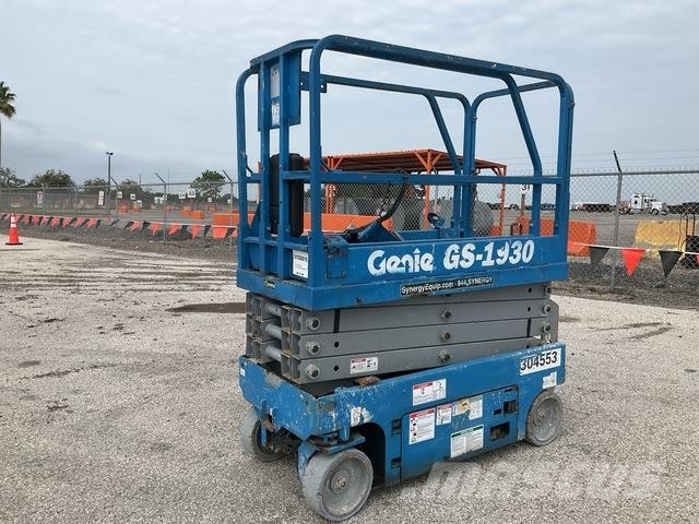 Genie GS-1930 Scissor lifts
