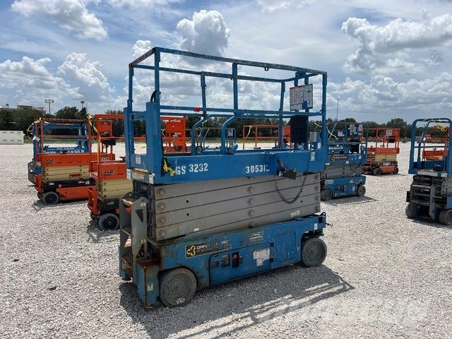 Genie GS-3232 Elevadores de tesoura