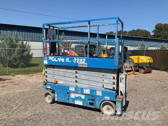 Genie GS-3232 Scissor lifts