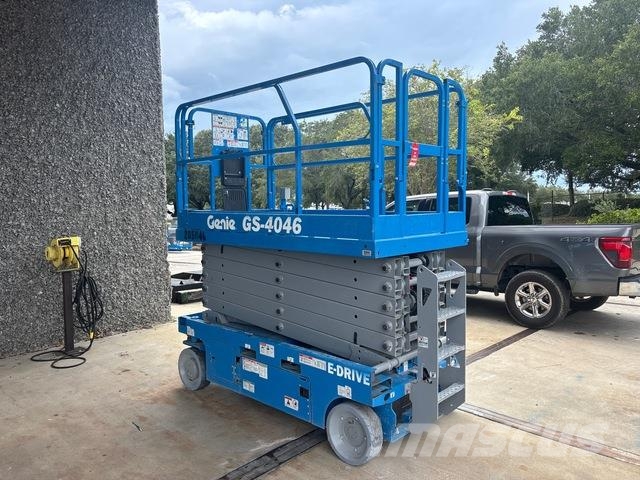 Genie GS-4046 Šķerveida pacēlāji