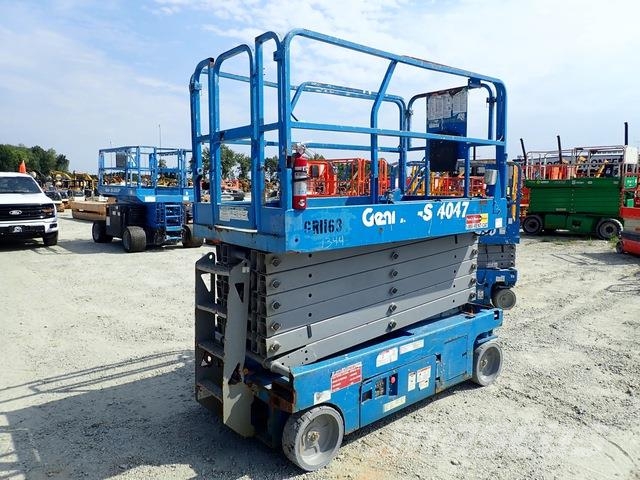 Genie GS-4047 Šķerveida pacēlāji