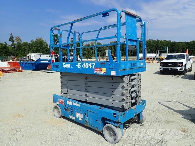 Genie GS-4047 Šķerveida pacēlāji