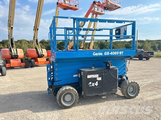 Genie GS-4069 RT رافعات مقصية الشكل