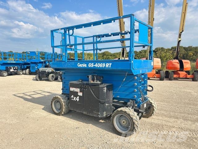 Genie GS-4069 RT رافعات مقصية الشكل