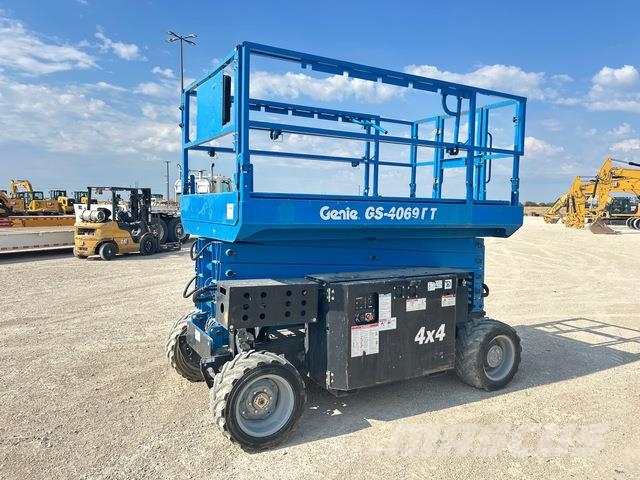 Genie GS-4069 RT シザースリフト