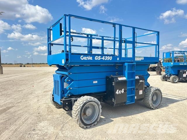 Genie GS-4390 Scissor lifts