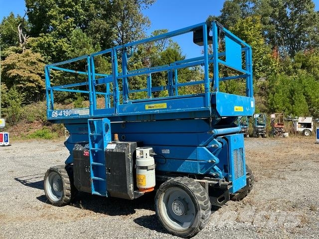 Genie GS-4390 Scissor lifts