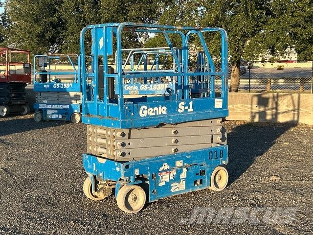 Genie GS1930 Šķerveida pacēlāji