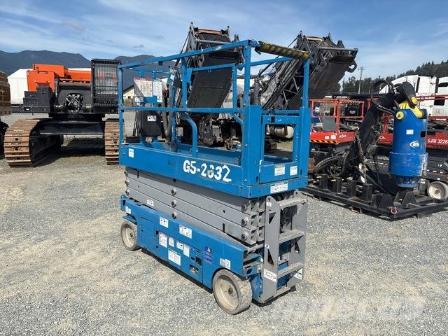 Genie GS2632 Žirkliniai keltuvai