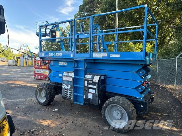 Genie GS4390RT Ножничные подъемники