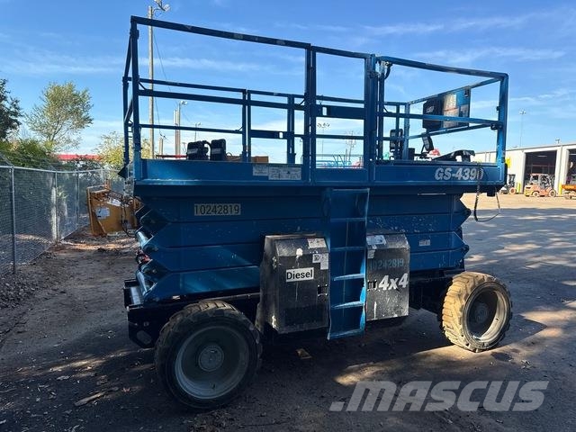 Genie GS4390RT Ножничные подъемники