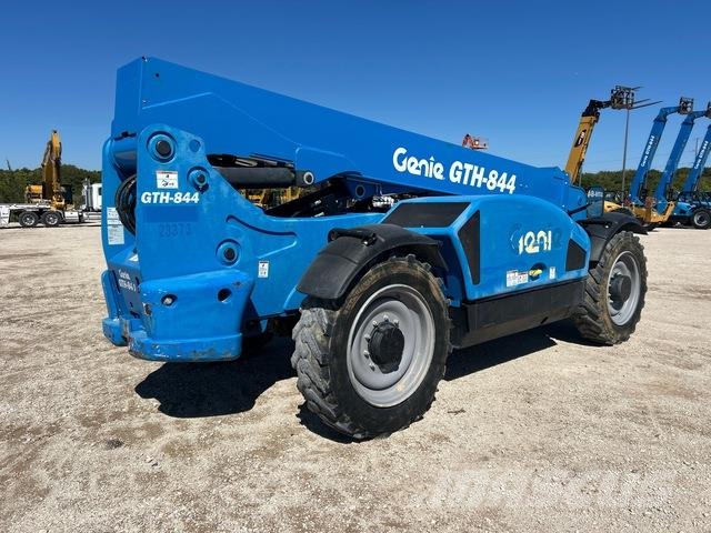 Genie GTH-844 Teleskopiskie manipulatori
