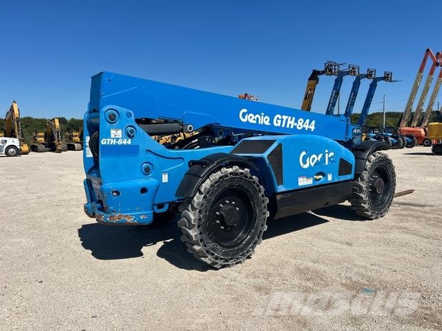 Genie GTH-844 Teleskopiskie manipulatori