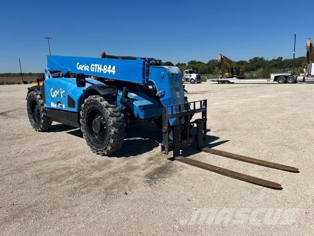 Genie GTH-844 Teleskopiskie manipulatori