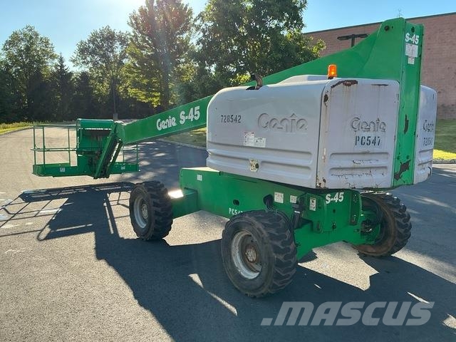 Genie S-45 Telescopic boom lifts