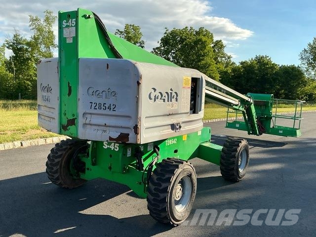Genie S-45 Telescopic boom lifts