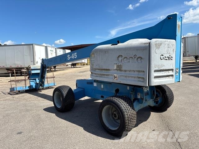 Genie S-45 Telescopic boom lifts