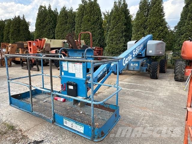 Genie S-65 Telescopic boom lifts