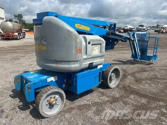 Genie Z-40/23NRJ Plataformas con brazo de elevación manual