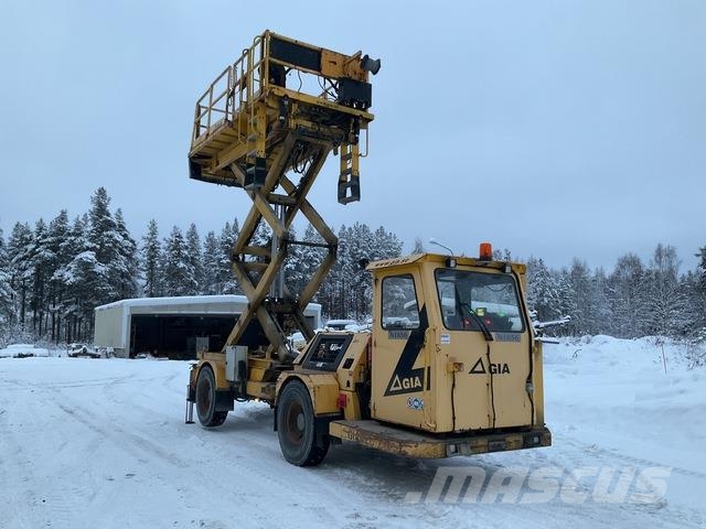 Giamec 211 Platforme aeriene montate pe camion