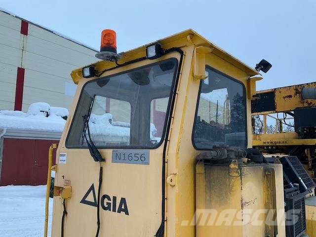 Giamec 211 Platforme aeriene montate pe camion