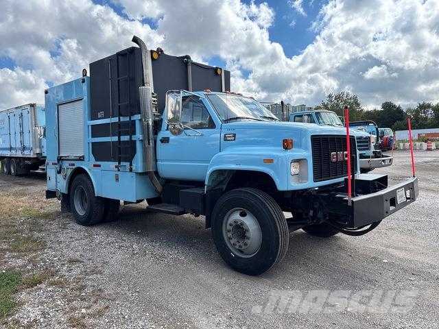 GMC C7500 Slamsugere