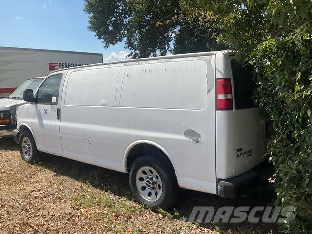 GMC Savana Kaubikud