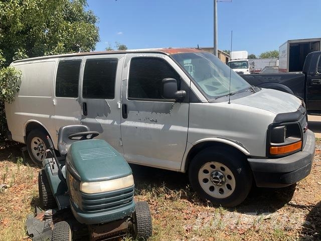 GMC Savana Kaubikud