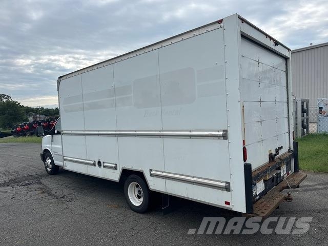 GMC Savana ボックスボディー、ウイング、箱車