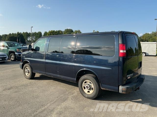 GMC Savana LS 2500 Coches