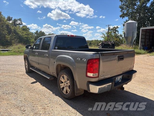 GMC Sierra 1500 皮卡.傳統半斗卡車/側卸板