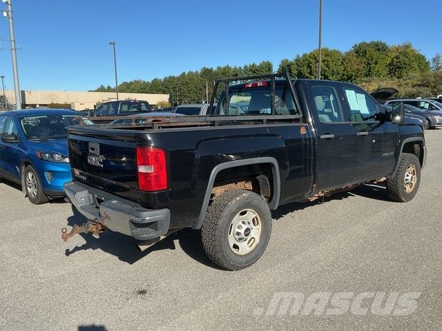 GMC Sierra 2500D Kis teherszállító/Platós kocsi