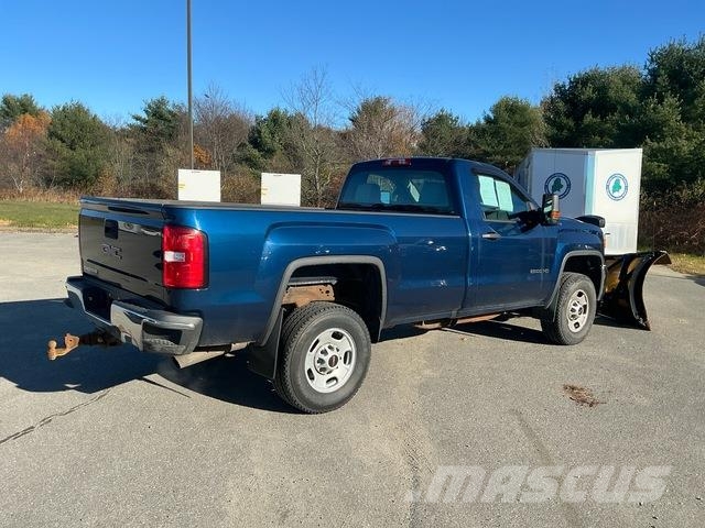 GMC Sierra 2500HD Lemiesze i pługi śnieżne