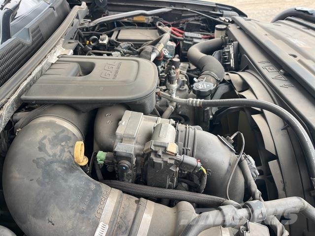 GMC Sierra 3500HD Vieglais kravas automobilis/izkraušana no sāniem